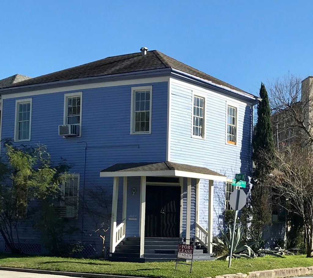 2127 Avenue K - Photo 0