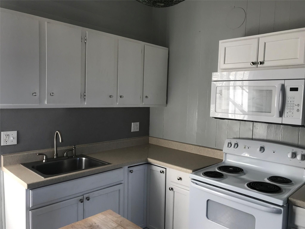 2127 Avenue K - Photo 1