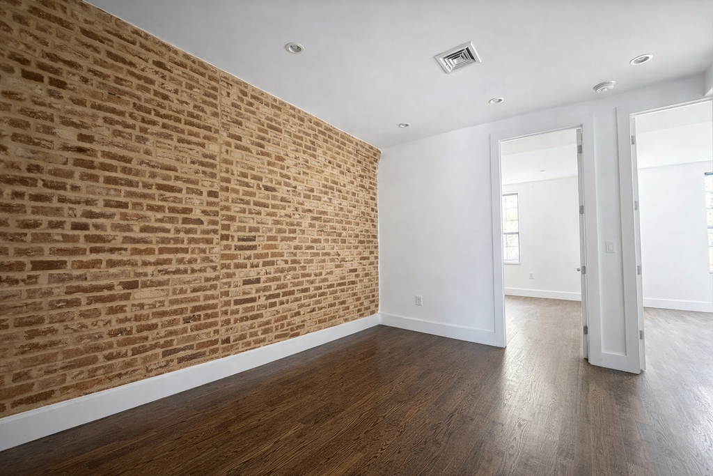 558 Kosciuszko Street - Photo 2