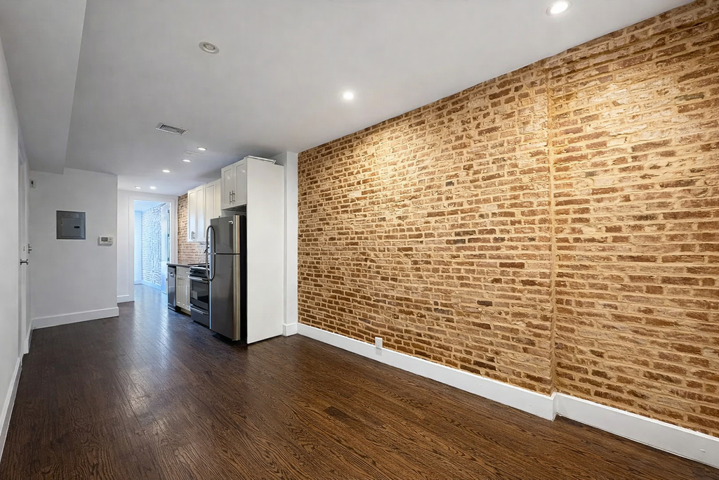 558 Kosciuszko Street - Photo 5