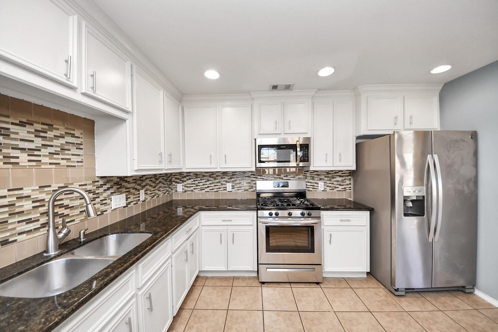 2038 Eddlewood Court - Photo 11
