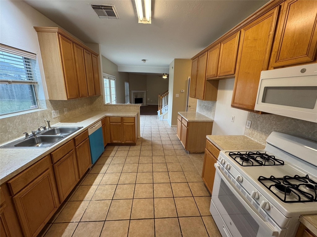 4018 Longway Estates Court - Photo 3
