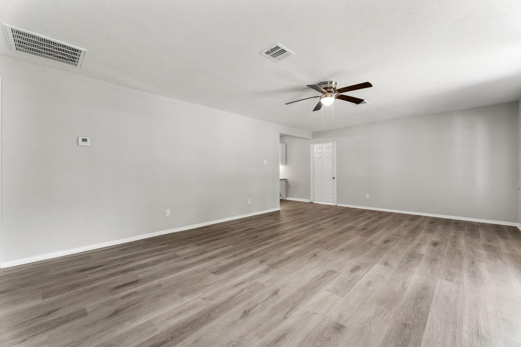601 Dogwood Trail - Photo 3