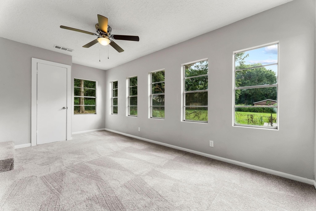 601 Dogwood Trail - Photo 6