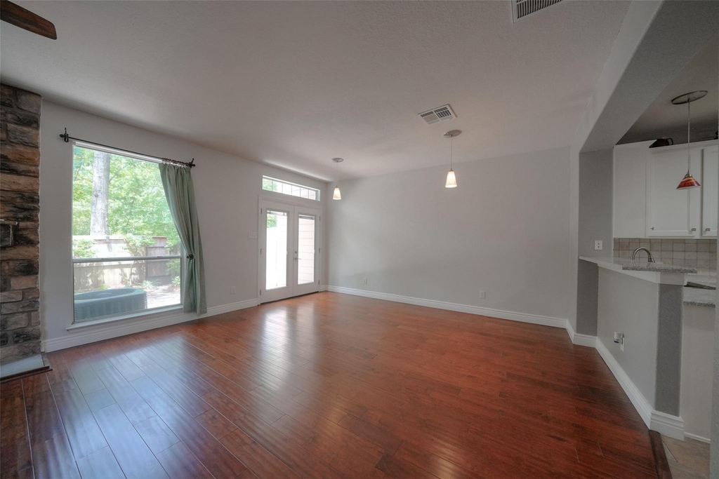 23 Endor Forest Place - Photo 2
