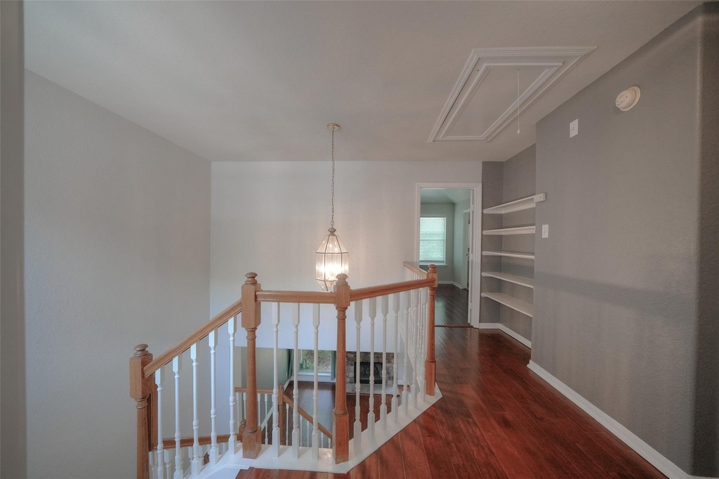 23 Endor Forest Place - Photo 9