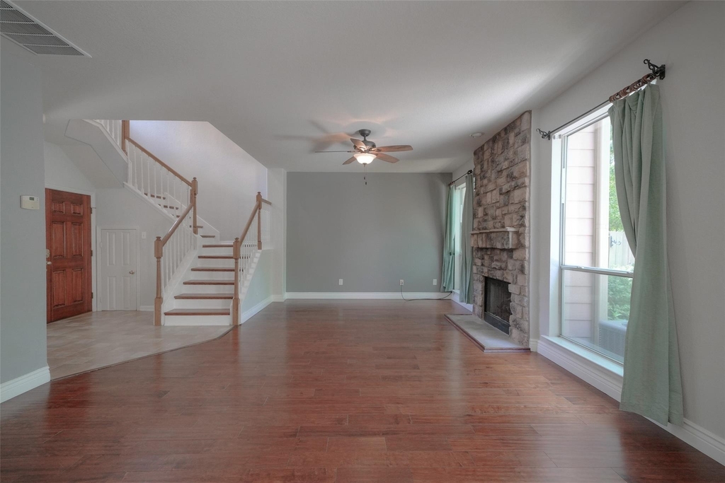 23 Endor Forest Place - Photo 4