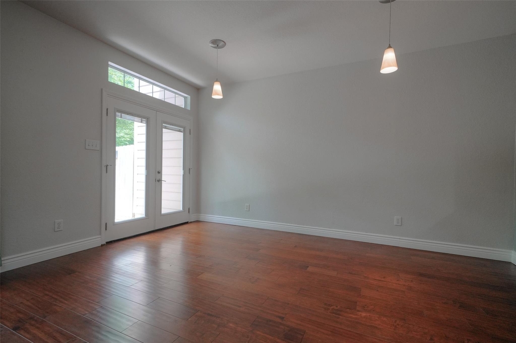 23 Endor Forest Place - Photo 6