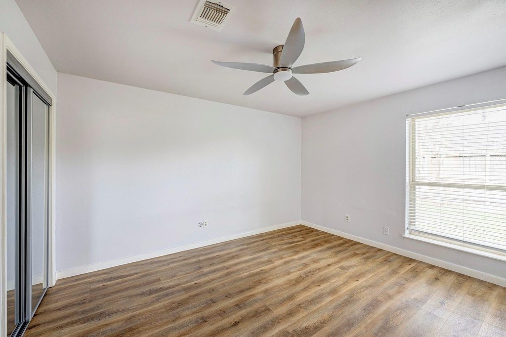 18506 Glen Briar Lane - Photo 5