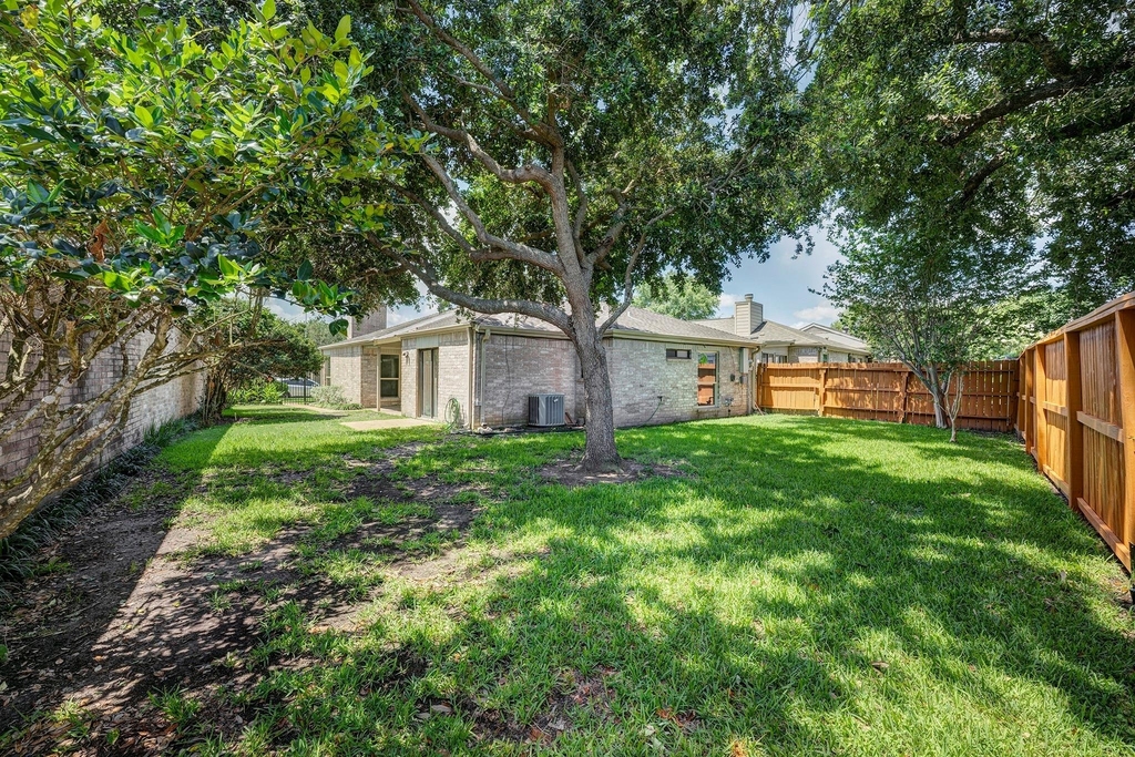 18506 Glen Briar Lane - Photo 15