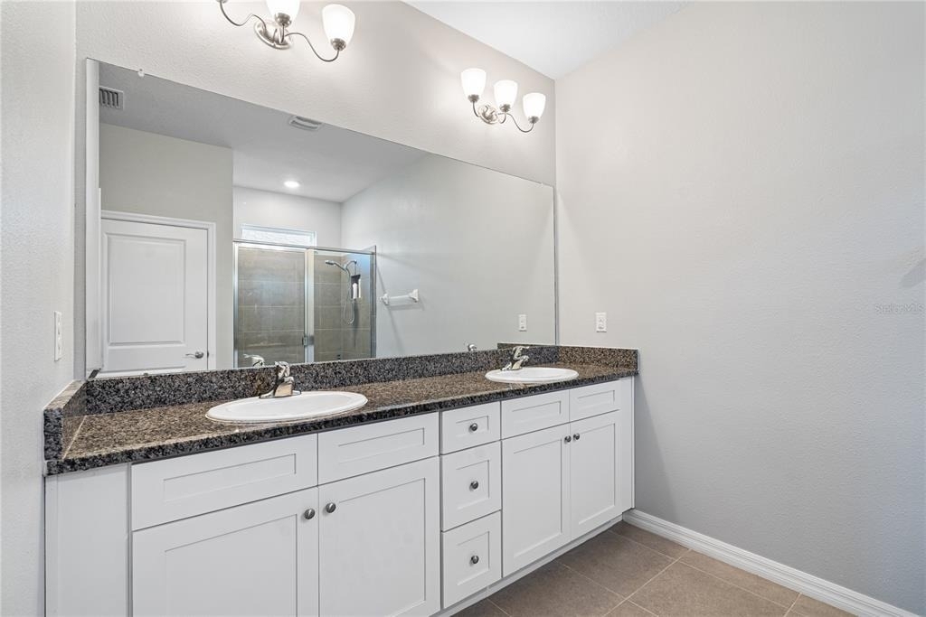 1092 Pipestone Place - Photo 12