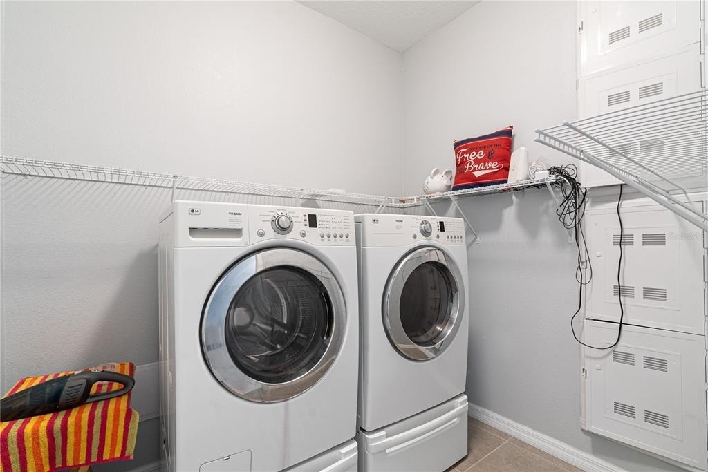 1092 Pipestone Place - Photo 9