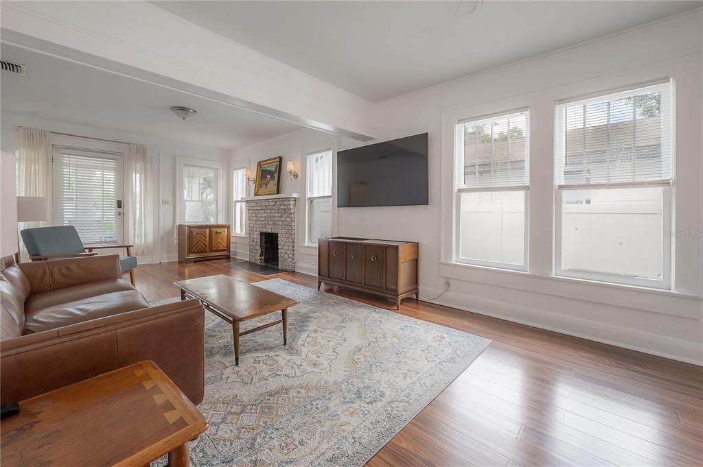 207 W Hiawatha Street - Photo 4