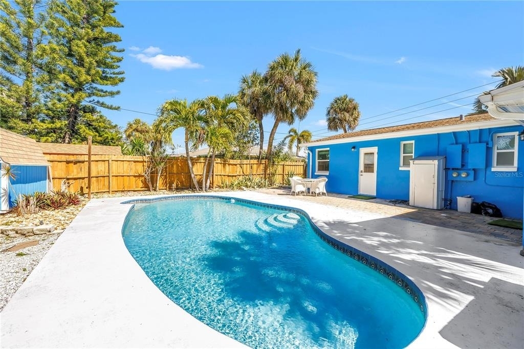 6892 Gulf Winds Drive - Photo 42