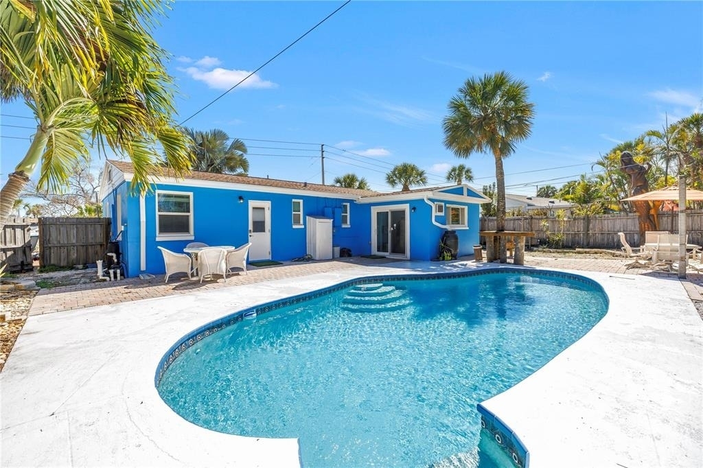 6892 Gulf Winds Drive - Photo 3