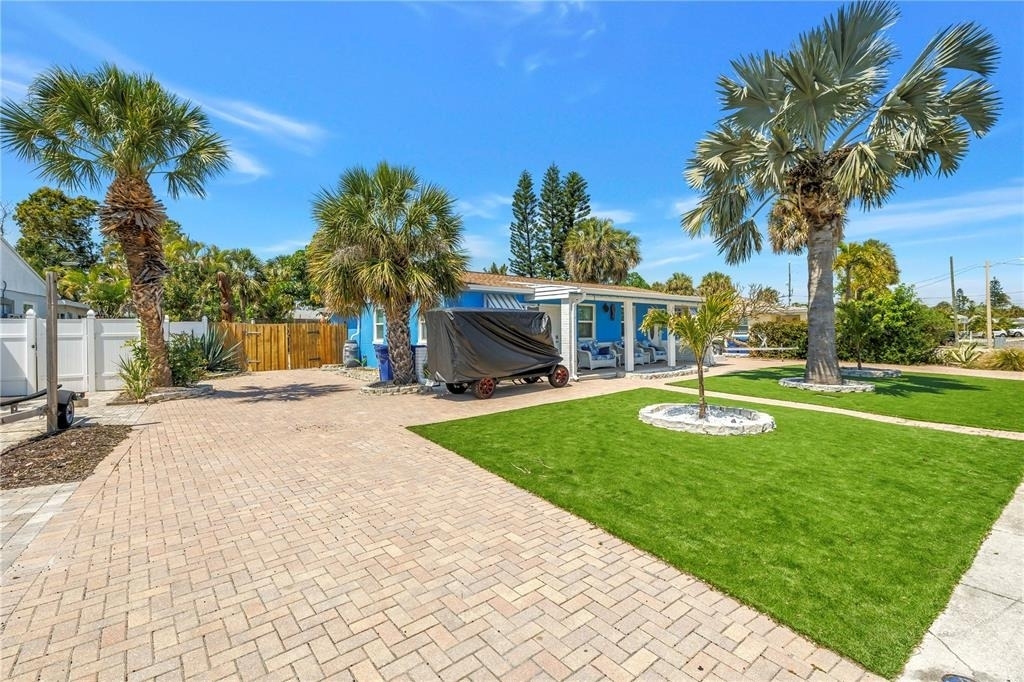 6892 Gulf Winds Drive - Photo 27