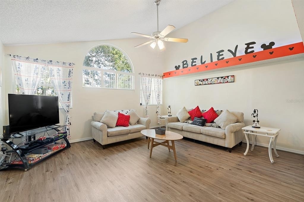 2735 N Poinciana Boulevard - Photo 2