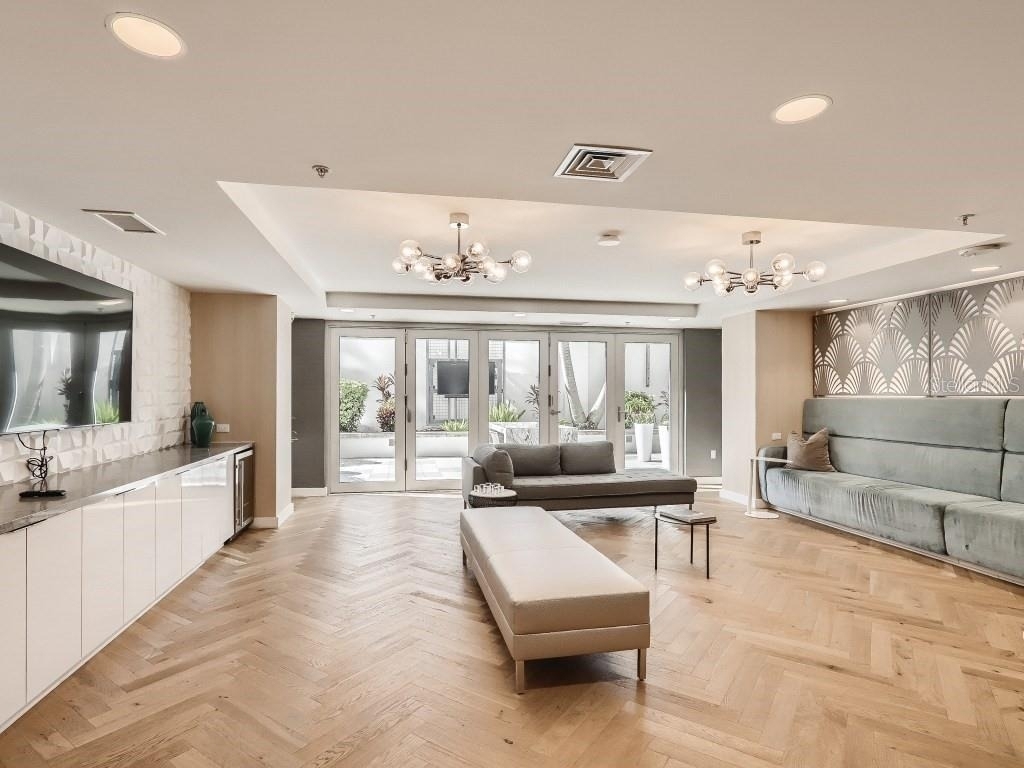 415 E Pine Street - Photo 34