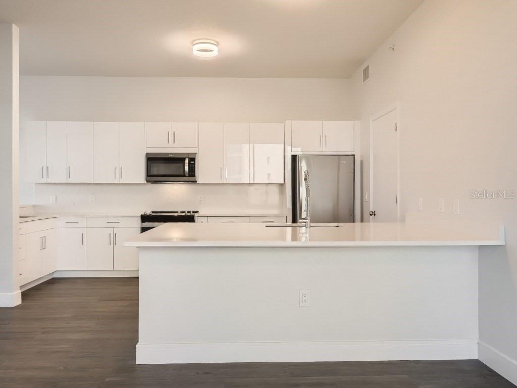 415 E Pine Street - Photo 11