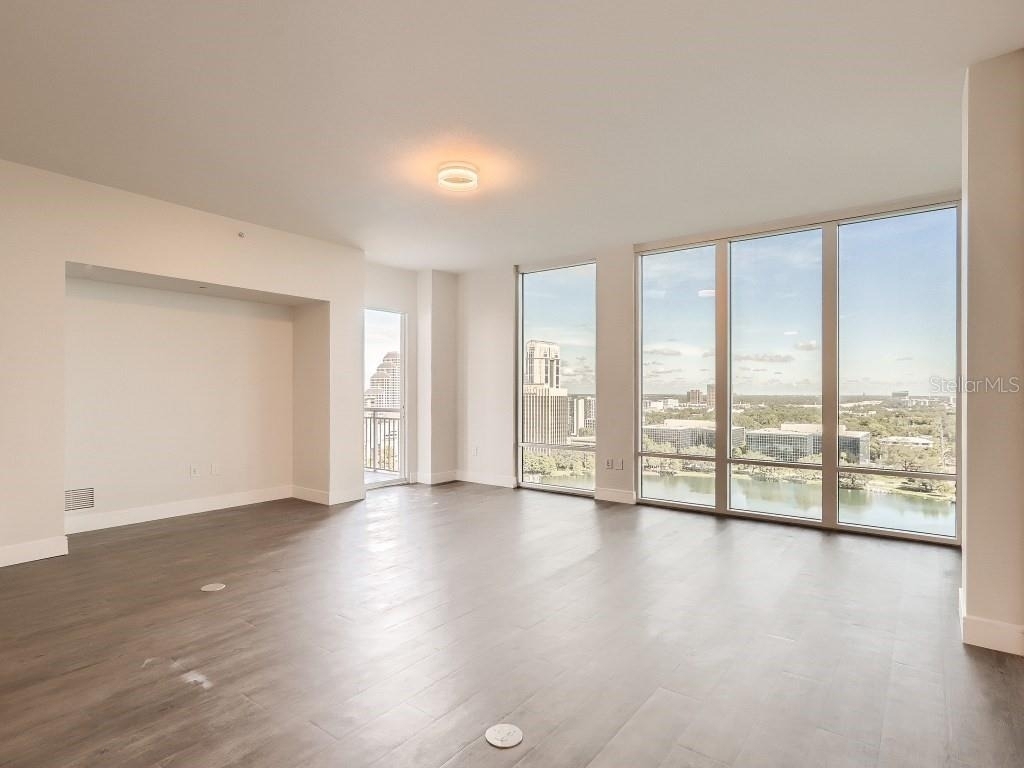 415 E Pine Street - Photo 8