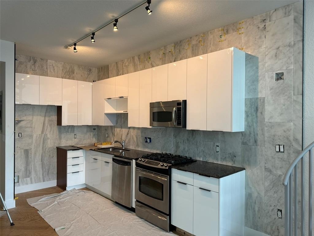 150 E Robinson Street - Photo 9