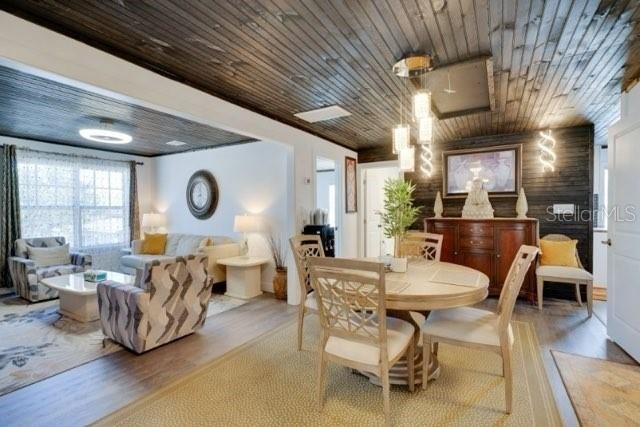 209 W Olympia Avenue - Photo 10