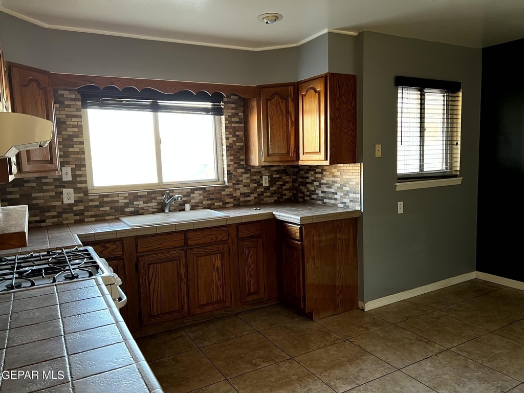 112 De Leon Drive - Photo 6