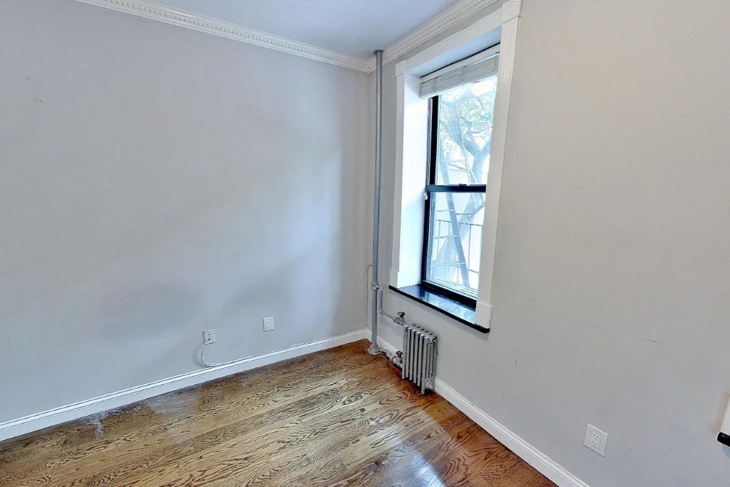 325 East 5th Street - Photo 2