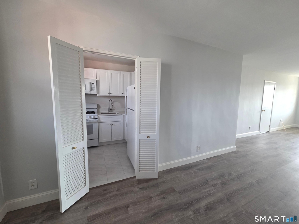 444 Bedford Street - Photo 3