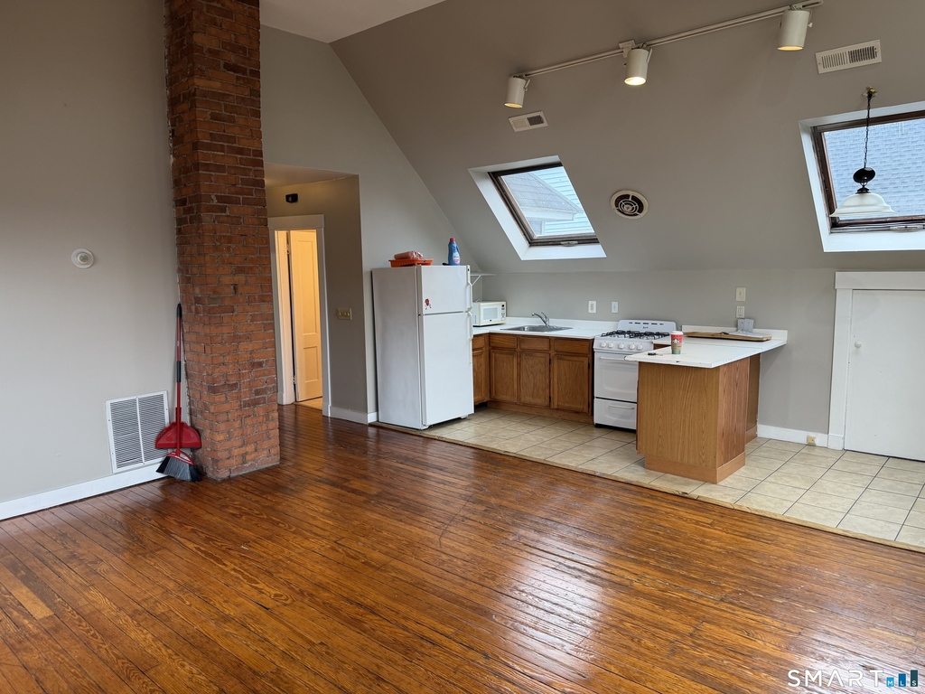 358 Edgewood Avenue - Photo 4