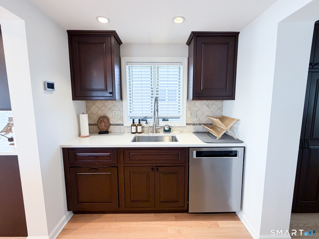 18 Field Court - Photo 6