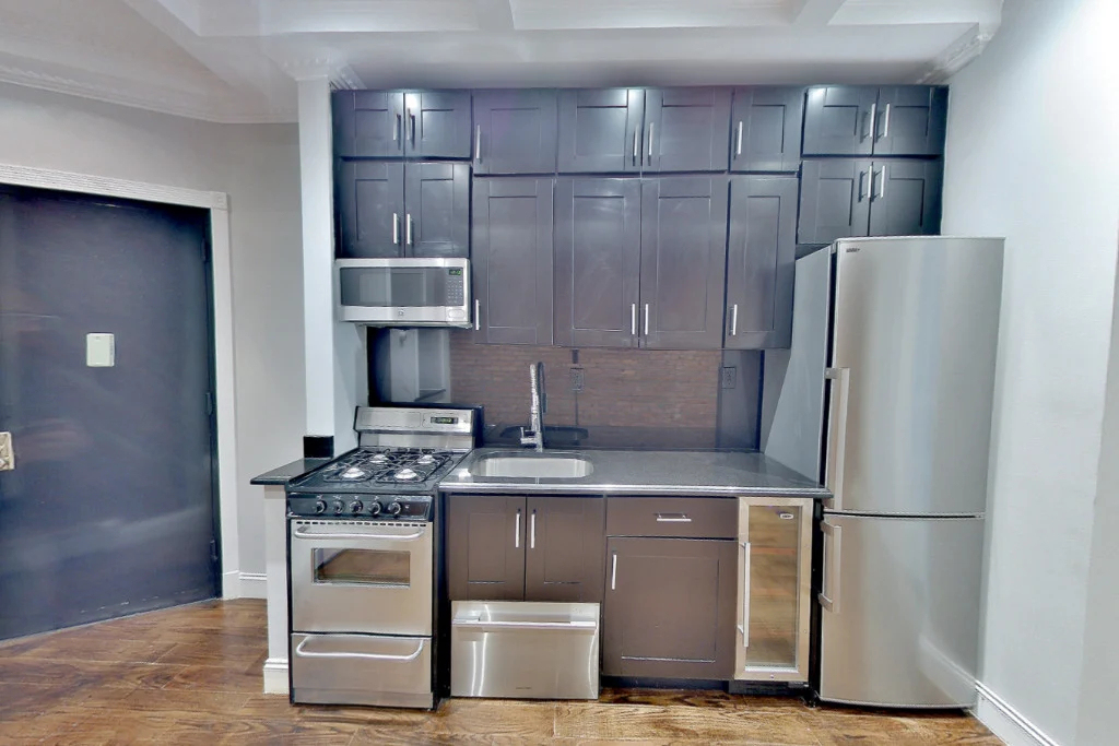 15 West 103rd Street - Photo 1