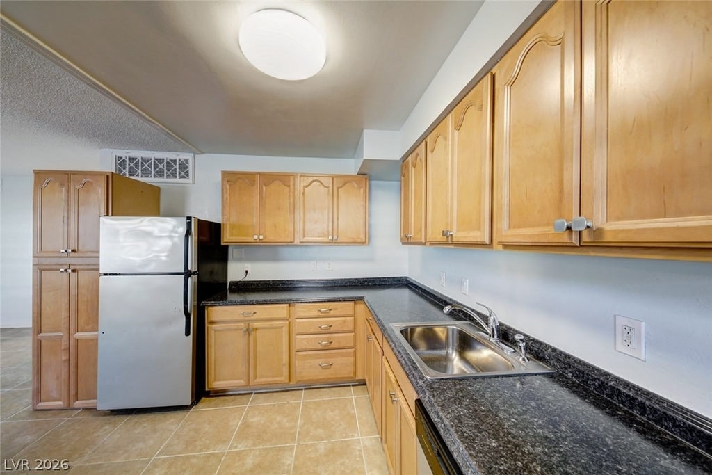 1700 Rexford Drive - Photo 33
