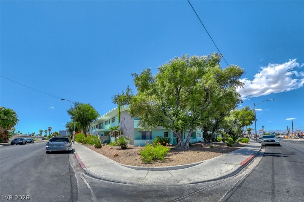 1700 Rexford Drive - Photo 17
