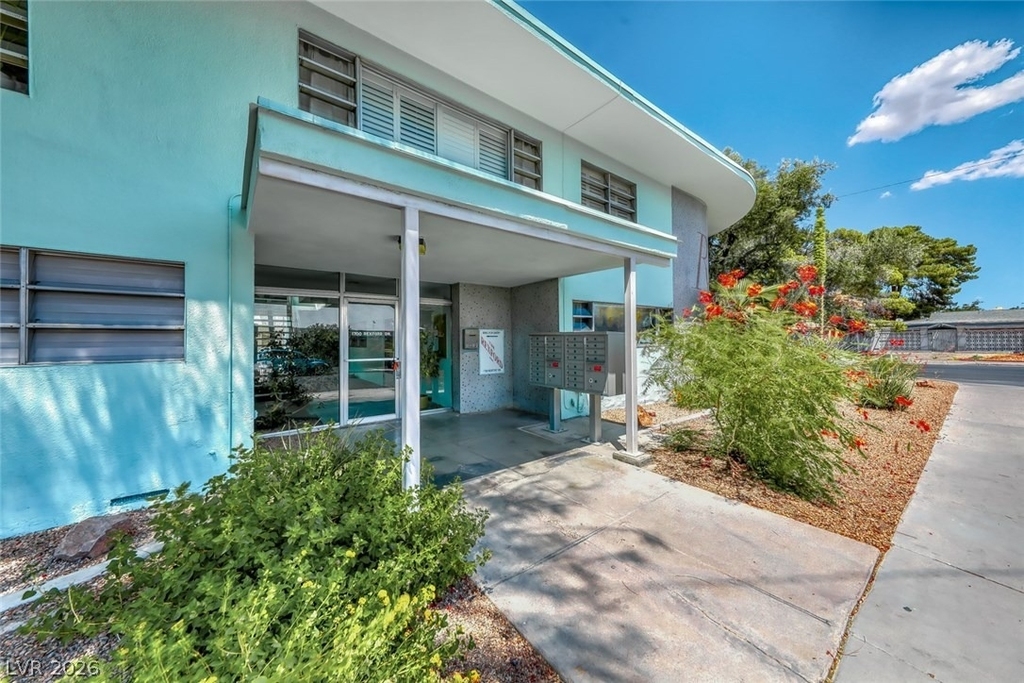 1700 Rexford Drive - Photo 15