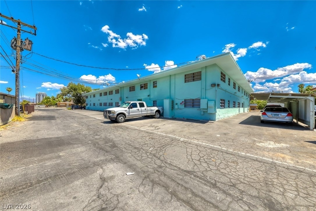 1700 Rexford Drive - Photo 19