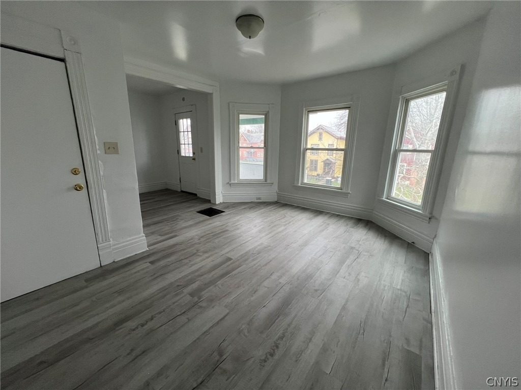 229 Kellogg Street - Photo 2