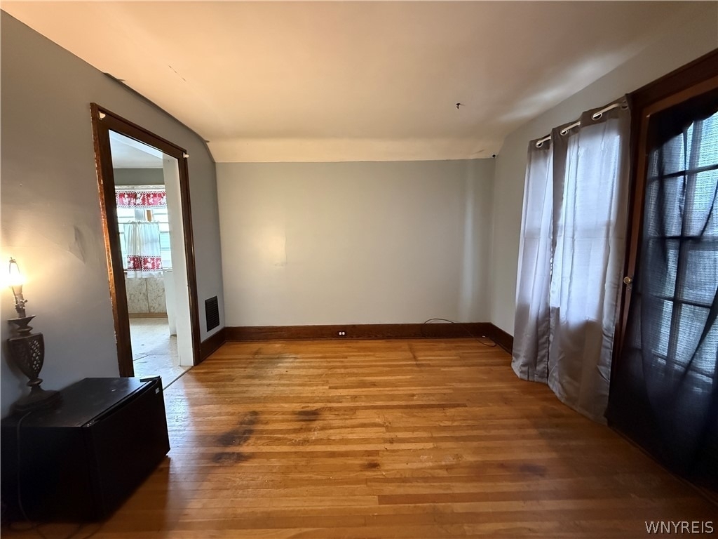 733 Lasalle Avenue - Photo 6