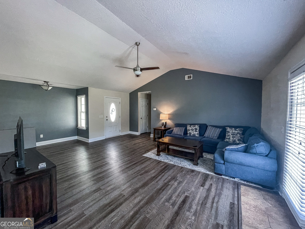 613 Waverly Lane - Photo 3