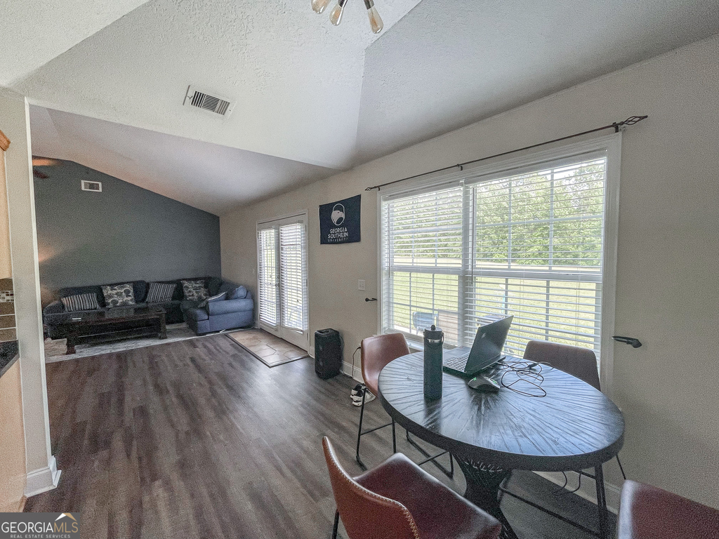 613 Waverly Lane - Photo 2