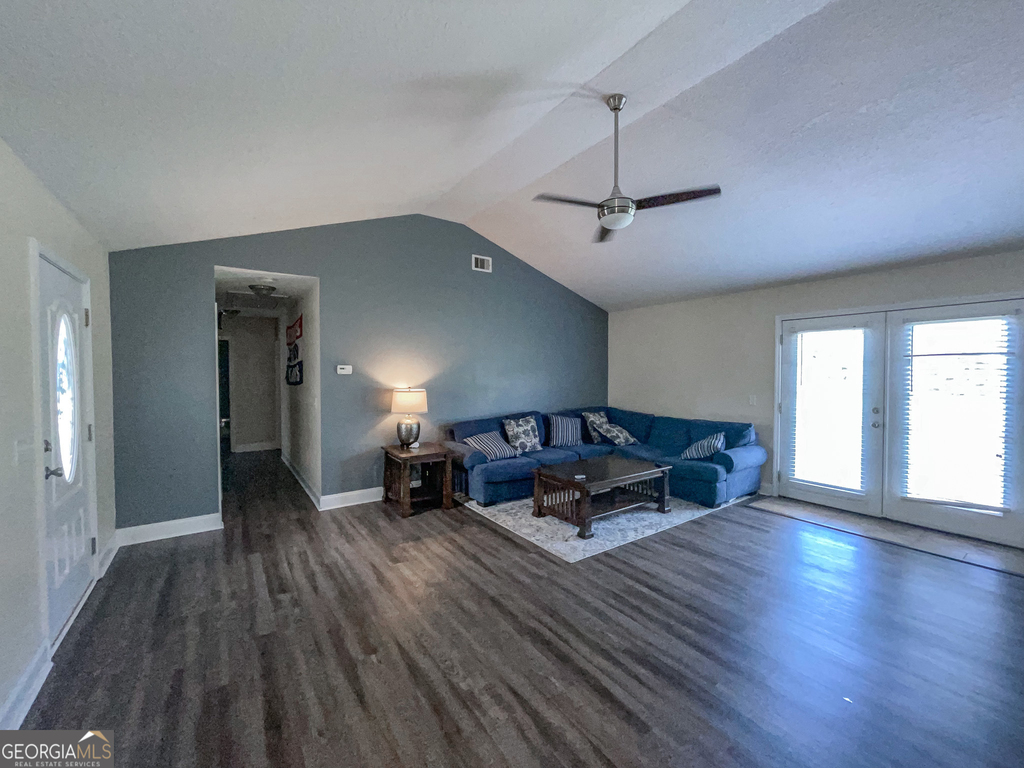 613 Waverly Lane - Photo 4