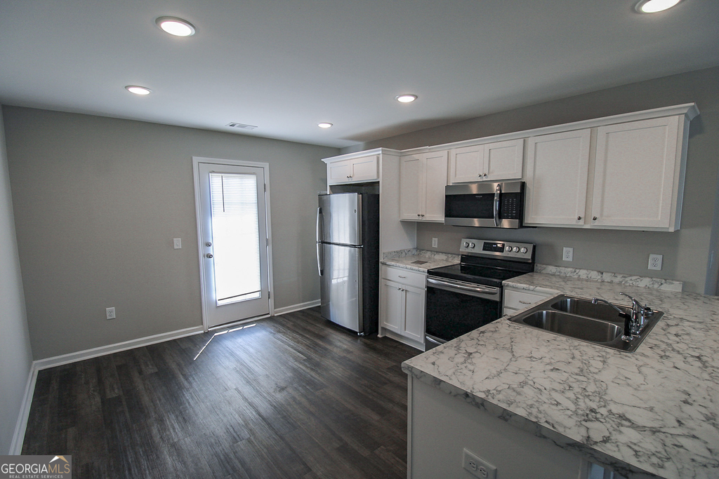 202 Evans Terrace - Photo 3