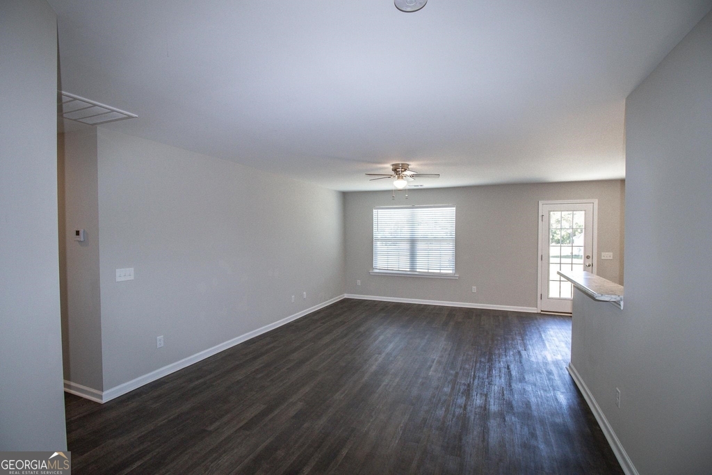 201 Evans Terrace - Photo 1