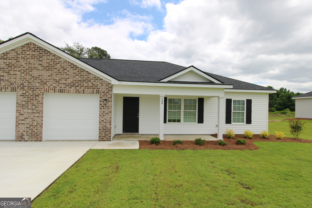 139 Callaway Crescent - Photo 0