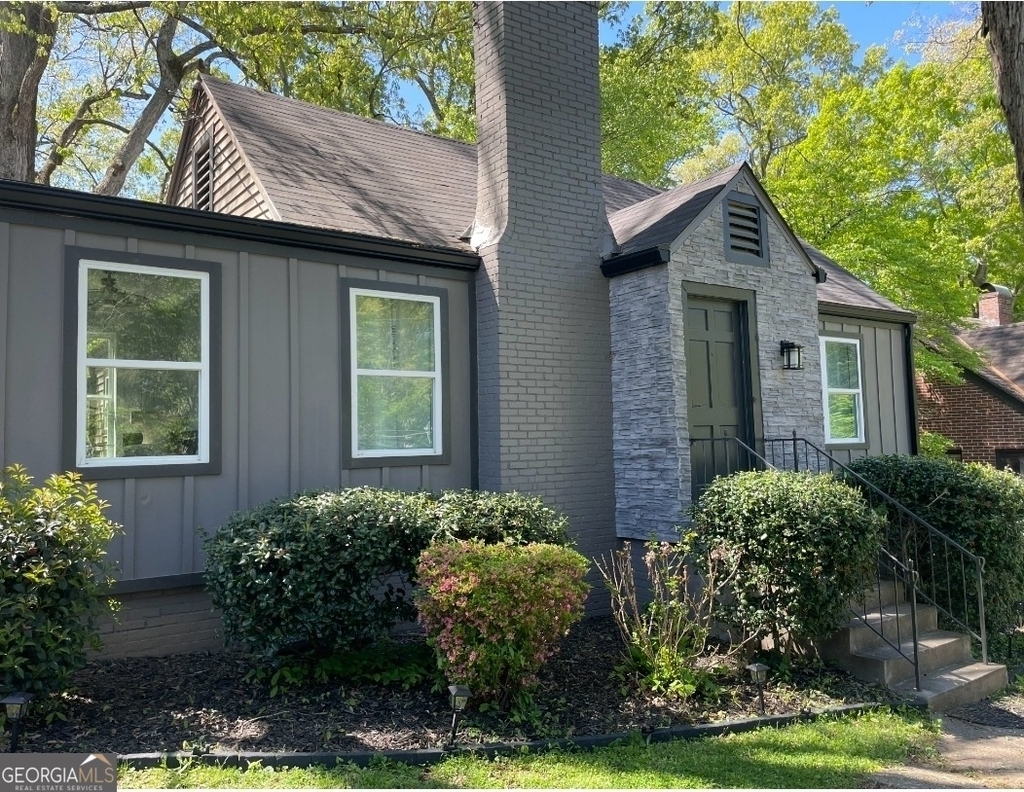 1914 Montrose Drive - Photo 1
