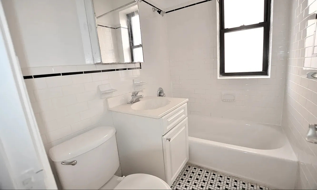 241 East 38th Street - Photo 0