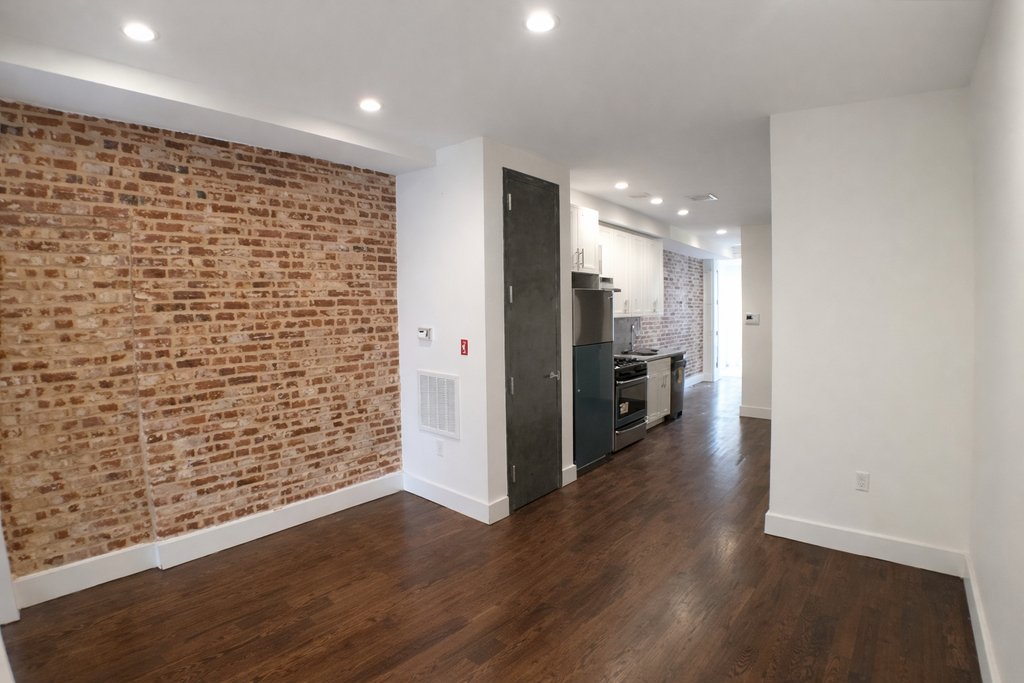 558 Kosciuszko Street - Photo 6