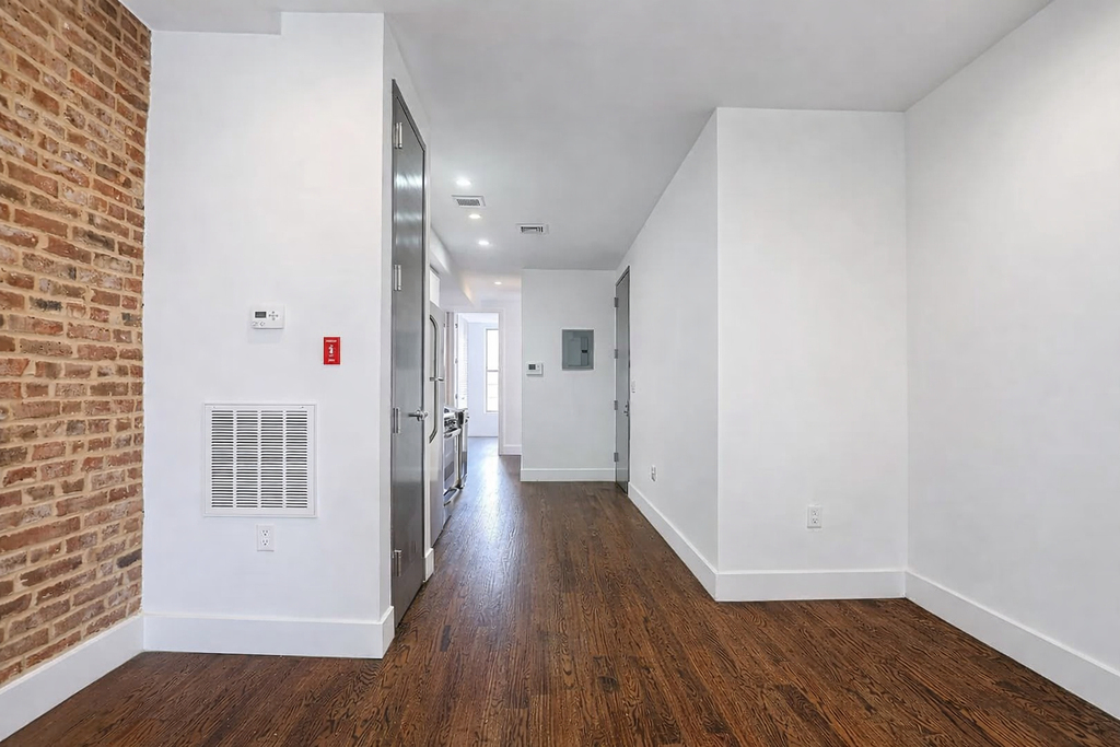 558 Kosciuszko Street - Photo 4
