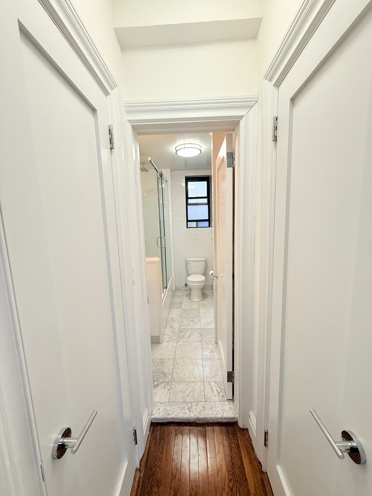 25 West 68th Street - Photo 7