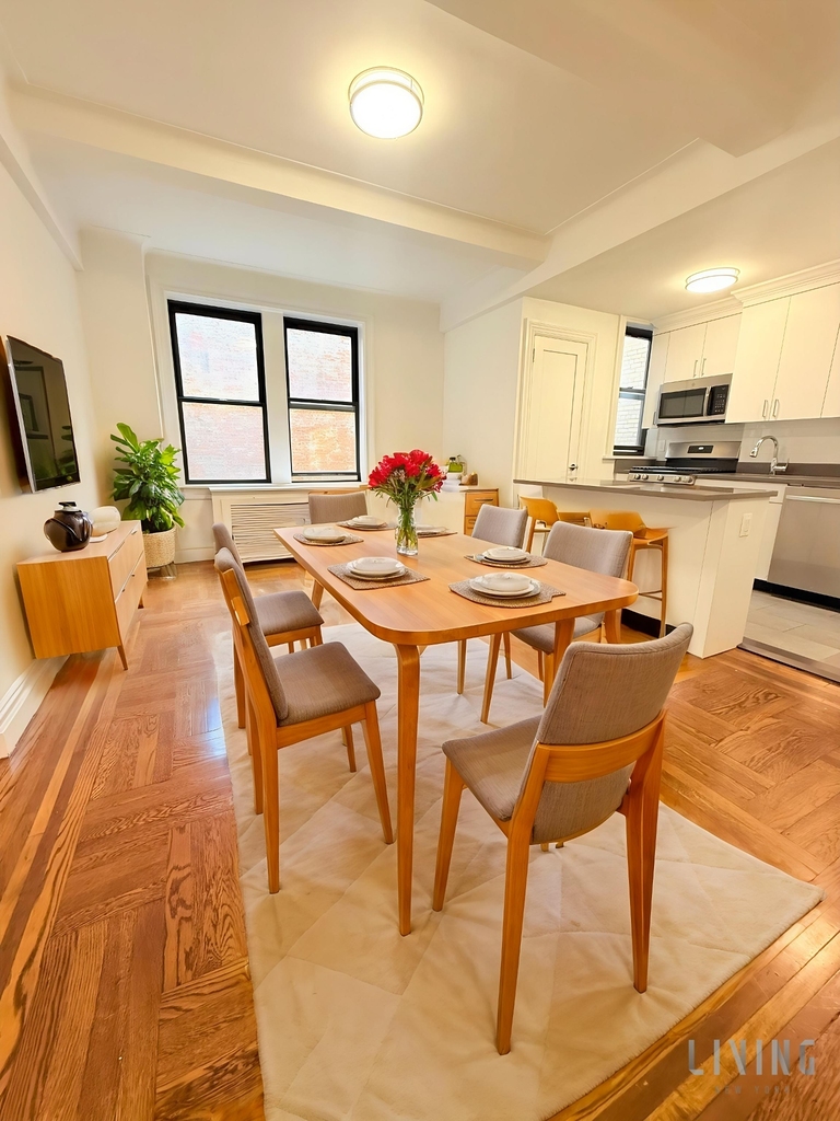 25 West 68th Street - Photo 3